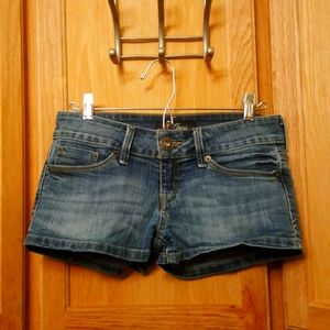 Guess size 26 Jean shorts